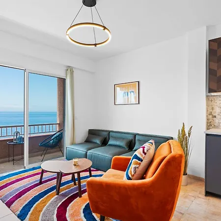 Modern Light And Beautiful View דירה *